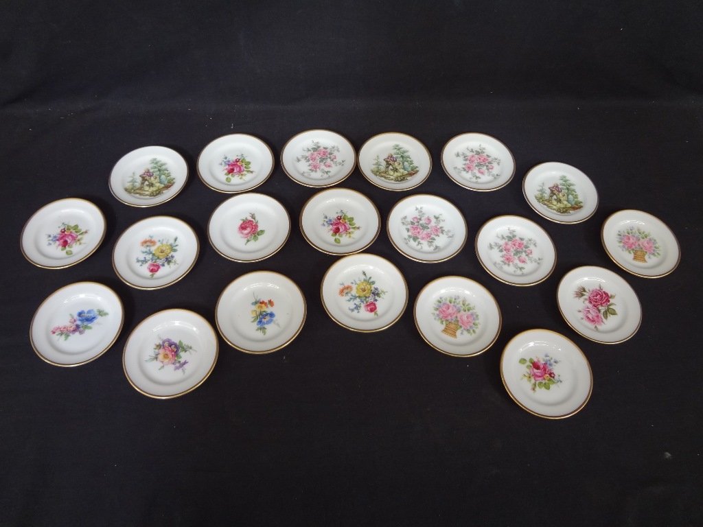 (20) Kaiser West Germany Porcelain Gold Edge Floral: (20) Kaiser West Germany Porcelain Gold Edge Floral Plates: A lovely set of 20 small plates marked Kaiser West Germany. Plates measure 3.25 inches in diameter, with different floral decoration and gol