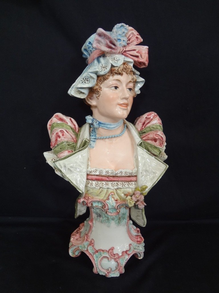 Royal Dux Bohemian Porcelain Woman's Bust (1 of 7)