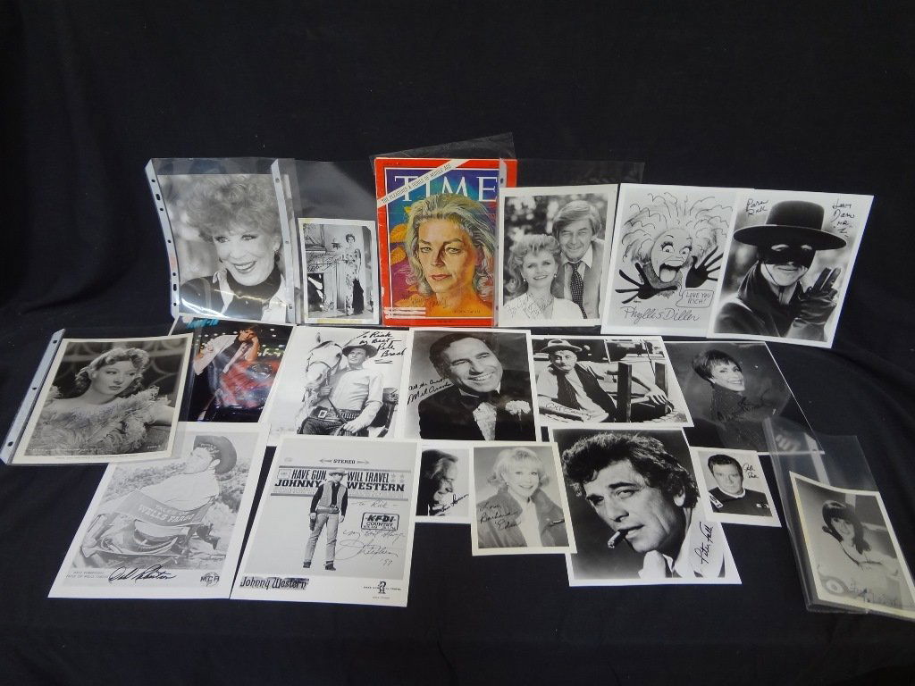 (19) Hollywood Movie Star Autographed Photos Bacall, (1 of 10)