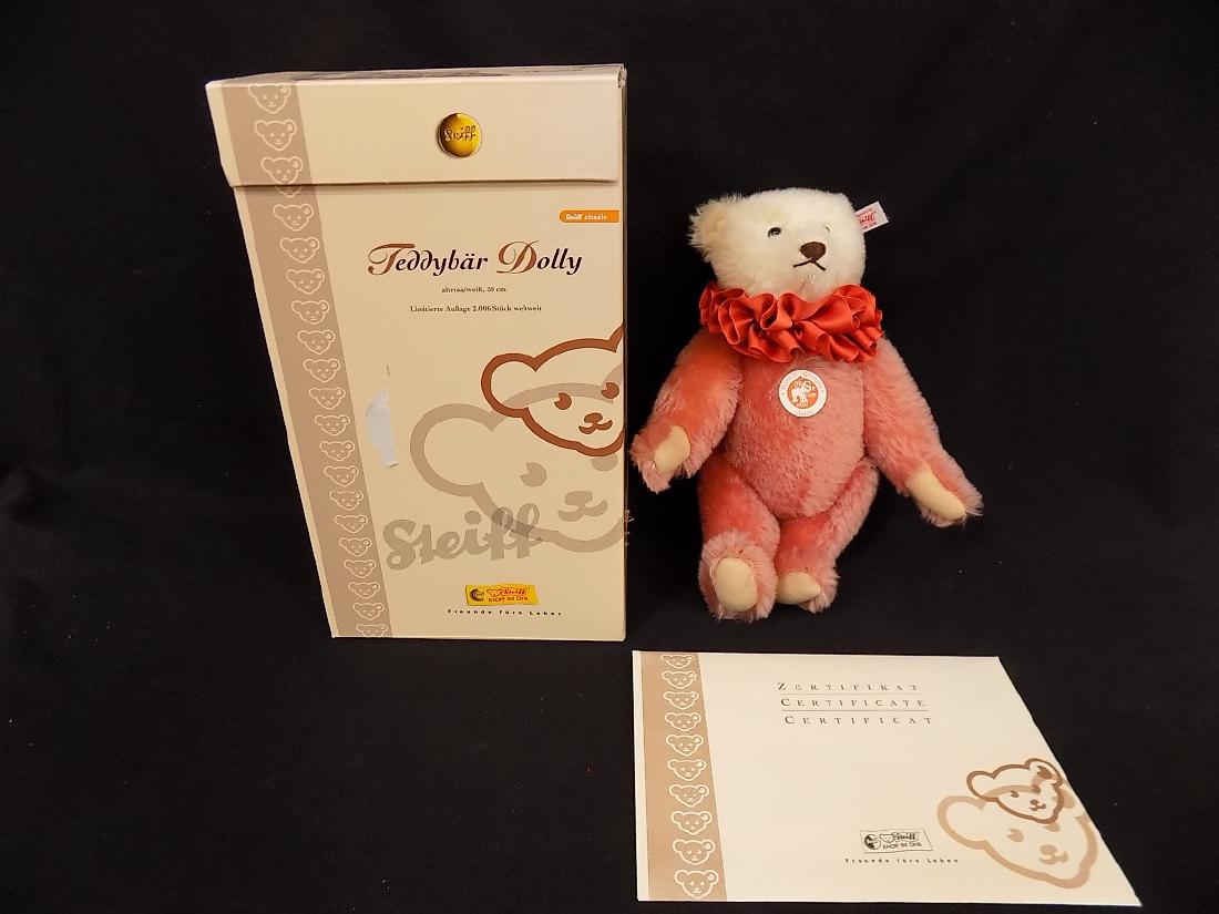 Steiff Dolly the Old Friend Teddy Bear 037542: Steiff Dolly the Old Friend Teddy Bear 037542 Includes box and coa. box does have tear on it