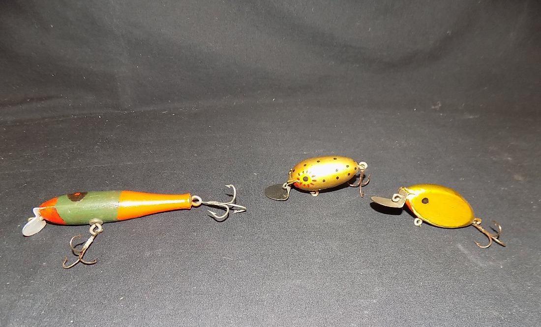 Vintage group of 3 Wood Fishing Lures: Vintage group of 3 Wood Fishing Lures