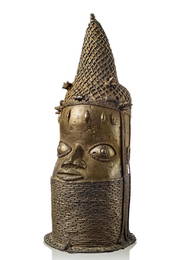 Head of a Queen Mother "uhunmwun eloo", 19th century -