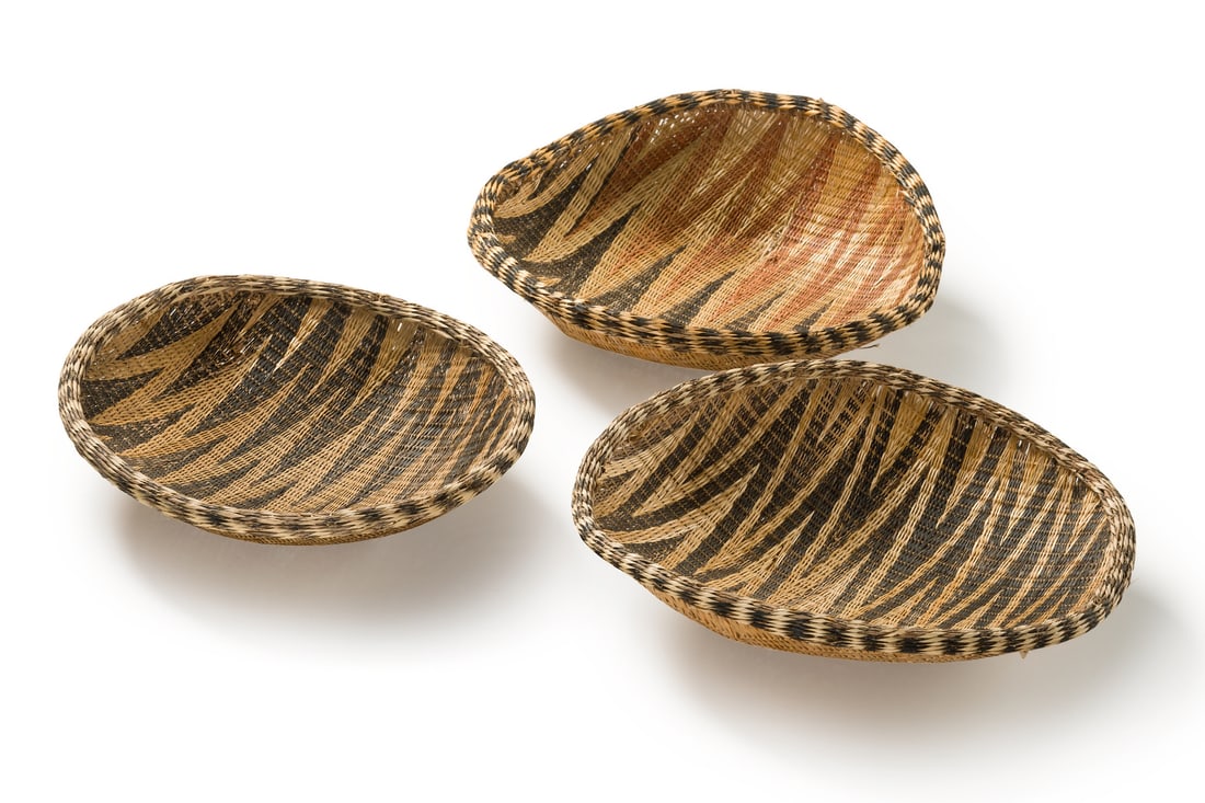 Three presentation trays "agakoko" - Rwanda, Burundi, Tutsi (1 of 5)