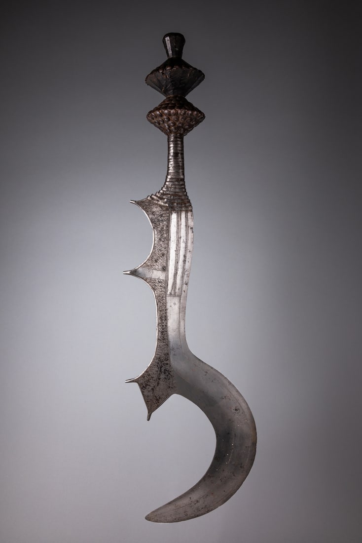 Cult and execution knife "ngulu", "mbulu" or "m´boutou" - D. R. Congo, Ngombe, Doko, Iboko (1 of 2)