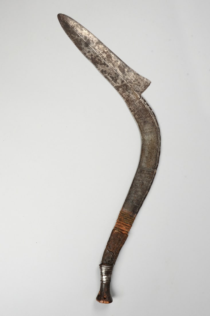 Sickle knife - D. R. Congo, Binja - Nsakara - Yakoma - Zande /  Central African Republic, Bandia (1 of 2)