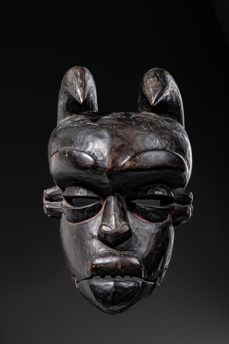 Anthropomorphic face mask "idiok ekpo" - Nigeria, Ibibio, Ebesikbo Clan, Nyong of Ikot Obio Odongo (1 of 4)