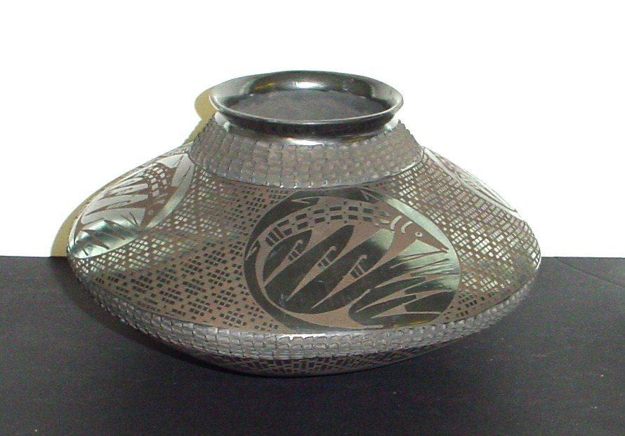 Black on Black Pottery Pot Mata Ortiz Signed Luci Soto (1 of 5)