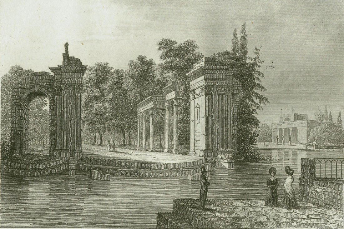 Amphitheatre on the Island of Lazienki park. Poland. (1 of 3)