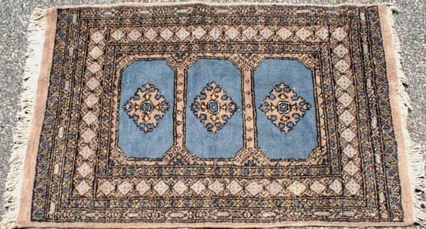 20th CENTURY BOKHARA RUG, 2' 8" X 4' 2": 20th Century Bokhara rug, 2' 8" x 4' 2". Good condition.