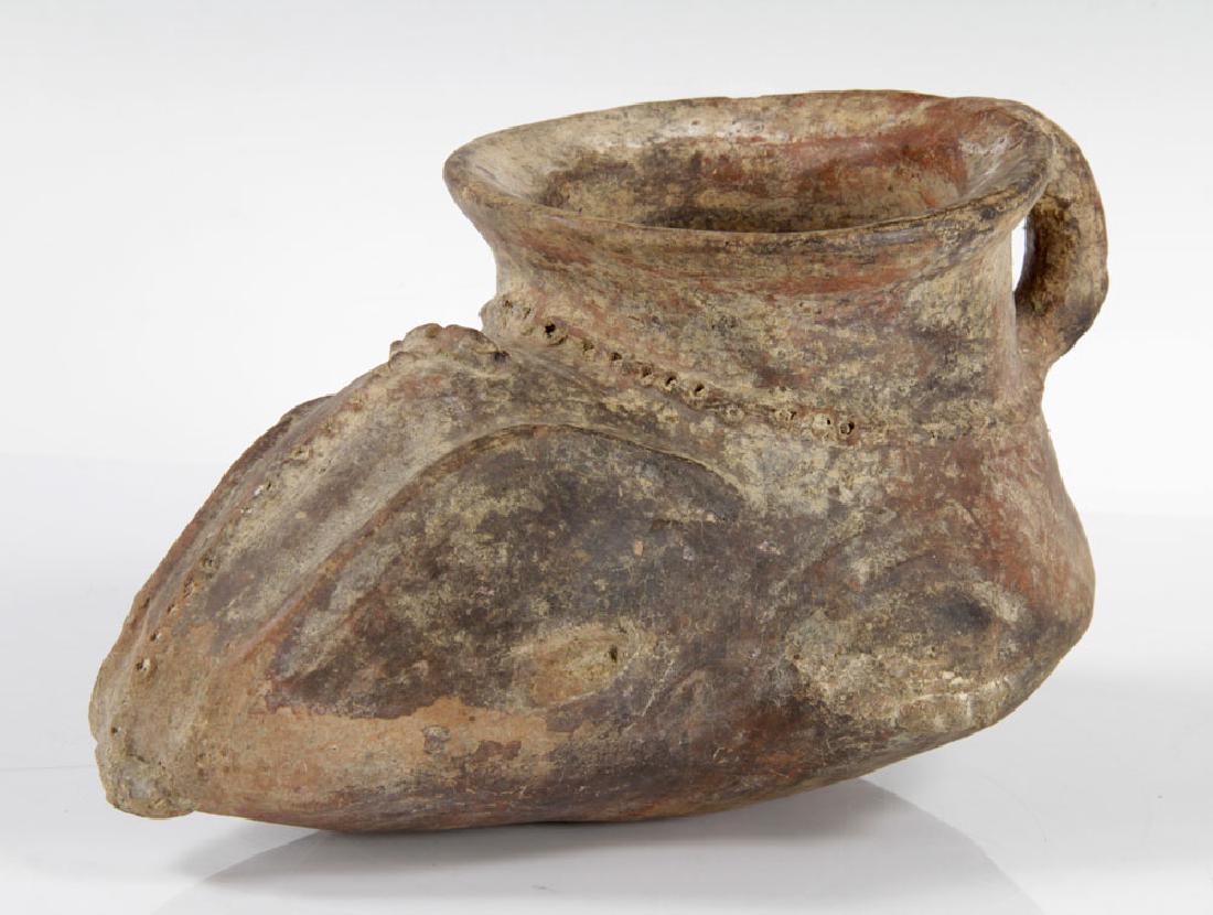 Pre-Columbian Veracruz Maya Vessel: Pre-Columbian Veracruz Mayan vessel, 5 1/4" high x 9 1/2" wide x 6" deep. Provenance: from the estate of the late Harry Reed Everson, an avid collector from Marblehead, Massachusetts.