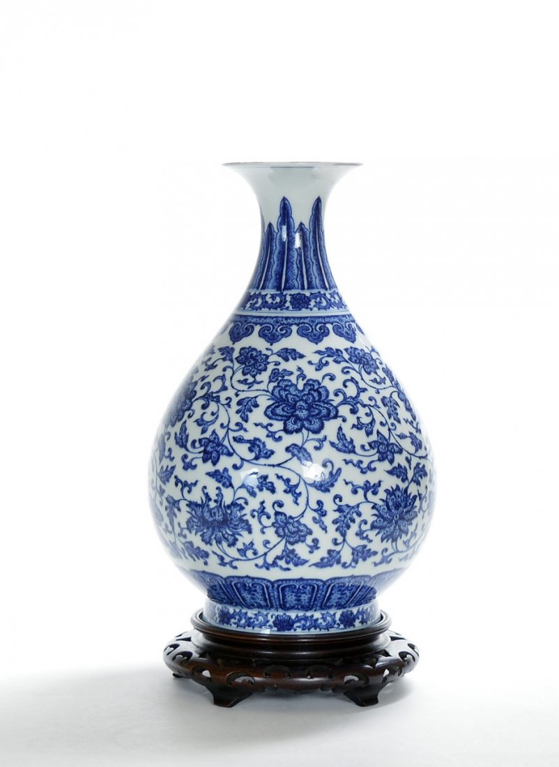 Very Fine Chinese Blue & White Vase (1 of 4)