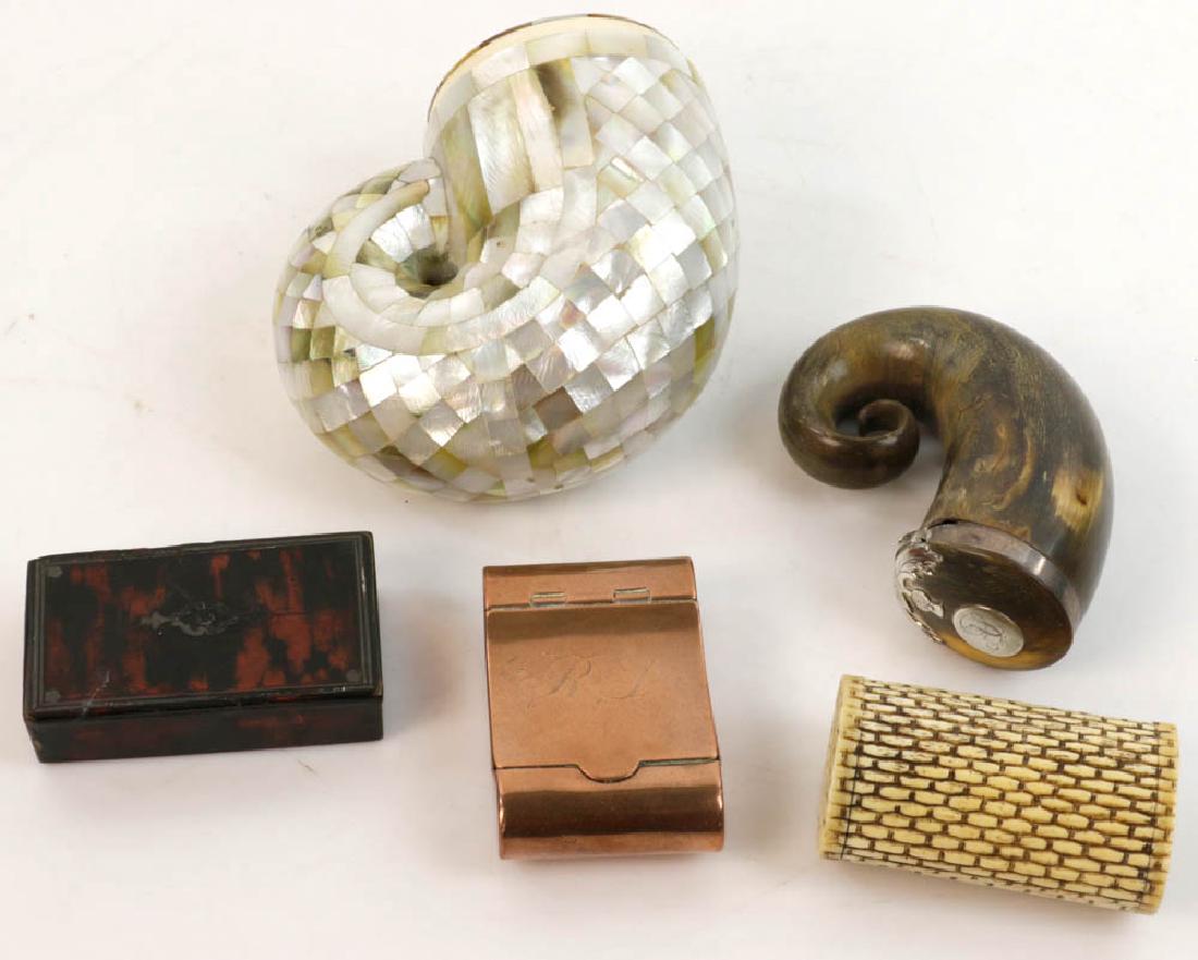 Antique Snuff and Pill Boxes: Antique snuff and pill boxes, horn, bone, copper, mother-of-pearl.