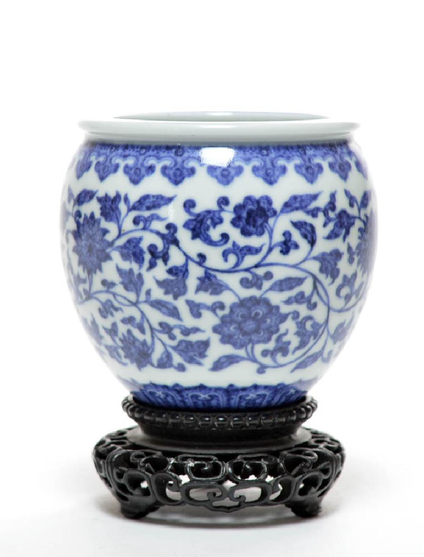 Elegant Chinese Water Pot (1 of 4)