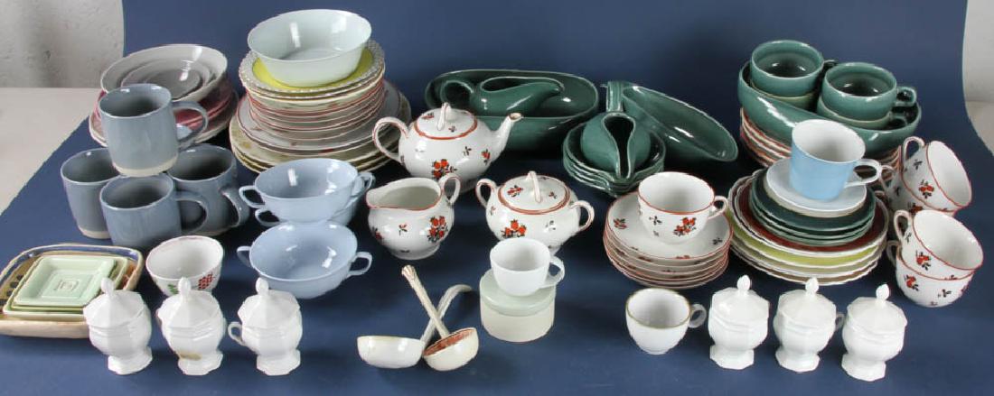 China Tableware, Several Russel Wright: Miscellaneous china tableware to include several pieces of Russel Wright, 89 pieces in total, largest plate measures 10" in diameter. Provenance: Studio Props of Martha Stewart.