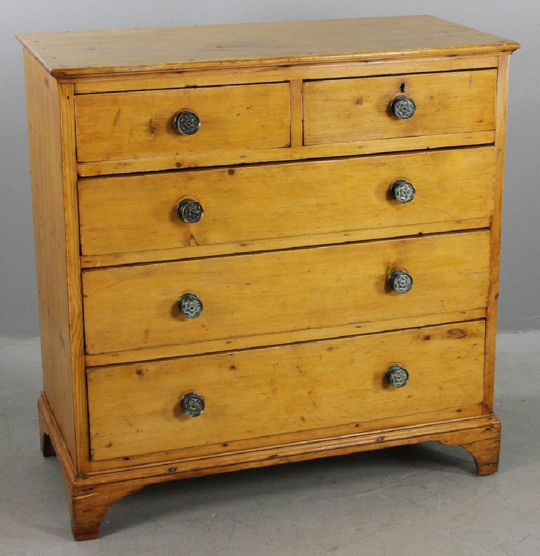 Early American Pine Chest (1 of 5)