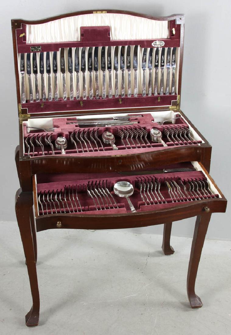 Thomas Turner Flatware in Floor Model Case (1 of 8)