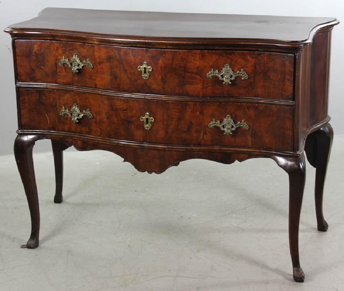 18thC Italian Walnut Commode (1 of 9)