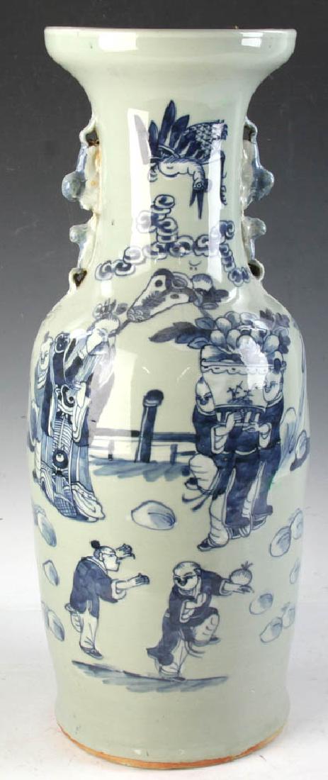 Large Chinese 19thC Porcelain Vase (1 of 10)