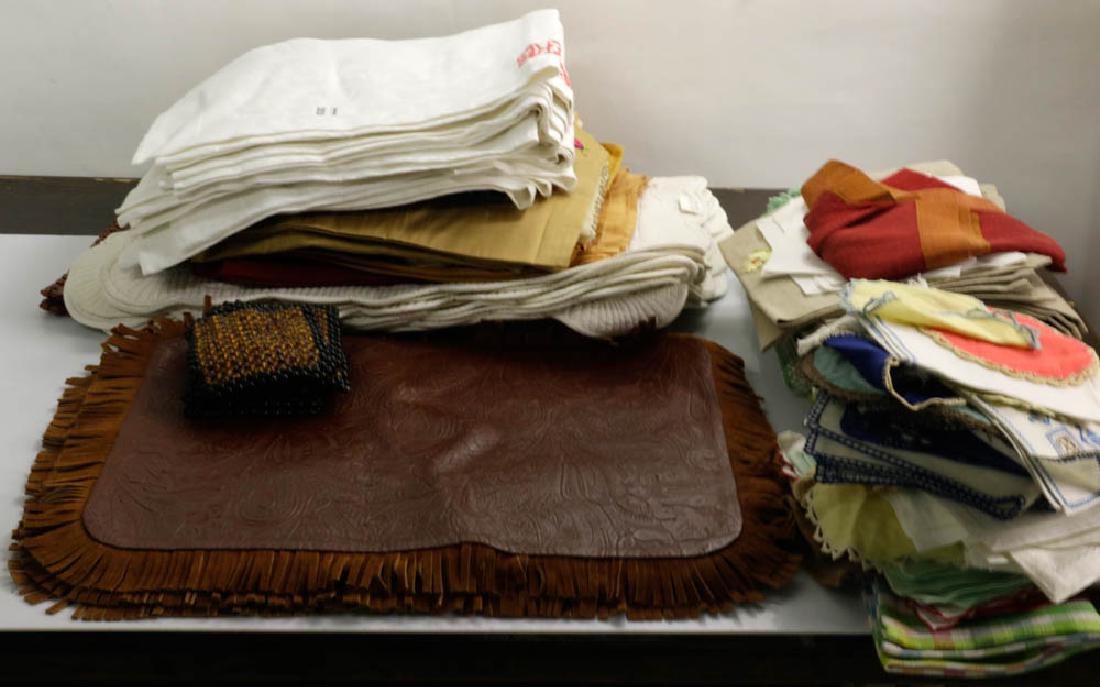 Collection of Vintage Linens (1 of 7)