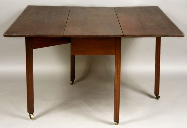 18th C. Chippendale Mahogany Drop-Leaf Table - 2
