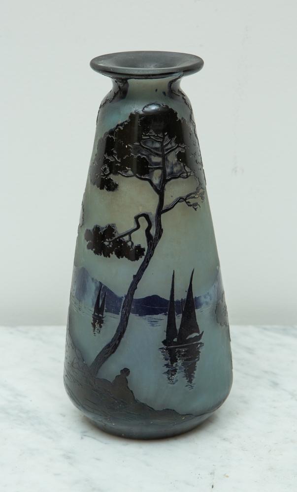 Andre Delatte Nancy Cameo Glass Vase (1 of 3)