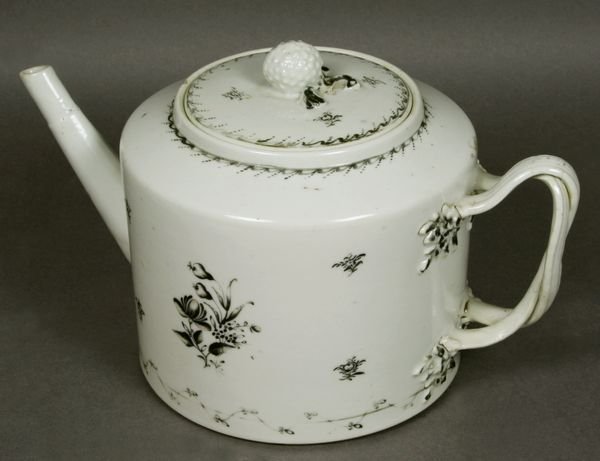 C1810 Chinese Export Teapot, Acorn Top