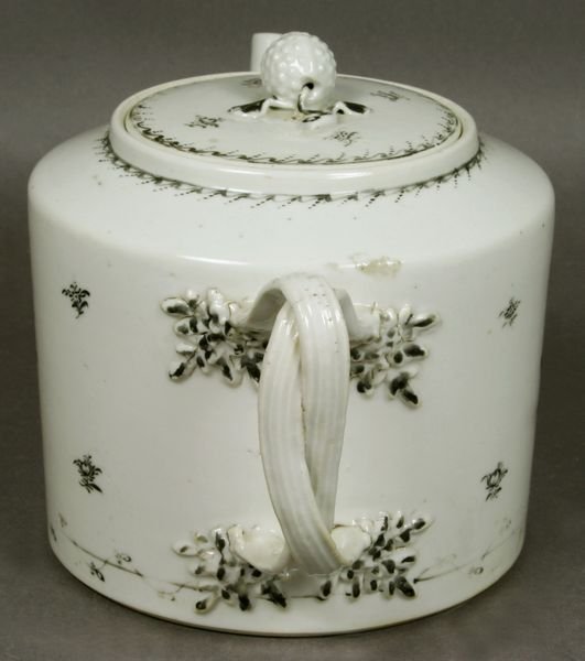 C1810 Chinese Export Teapot, Acorn Top - 2