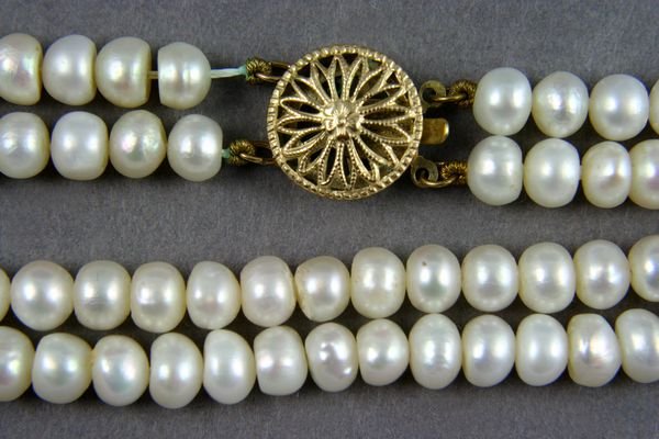 20th C. Double Strand Pearl Necklace. - 2