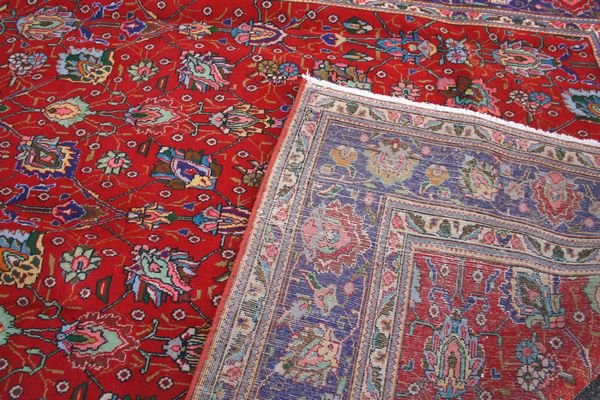Beautiful Persian Tabriz Rug, 11' 6" x 7' 11". - 2