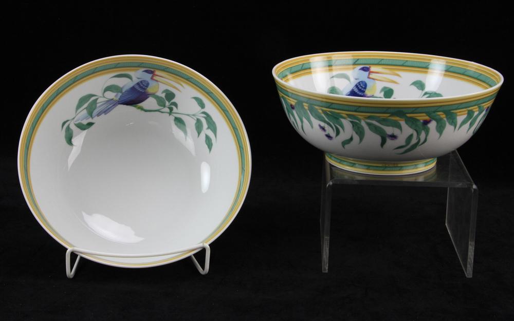 Two Hermes Toucans Porcelain Bowls (1 of 4)