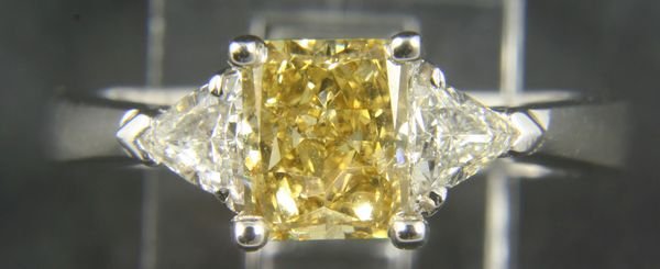 14kt White Gold Canary & Triangle Diamond Ring - 2