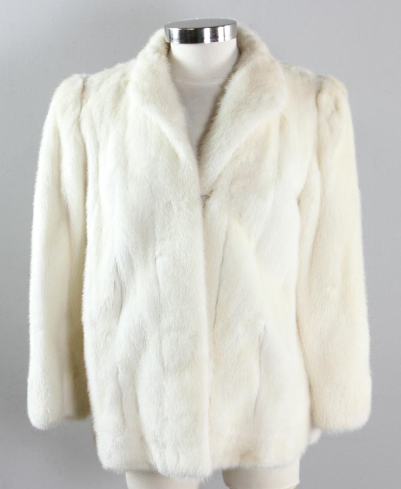 Michael's Furs White Mink Fur Jacket: Michael's Furs white mink fur jacket, size not marked. Provenance: Boxford, Massachusetts estate.