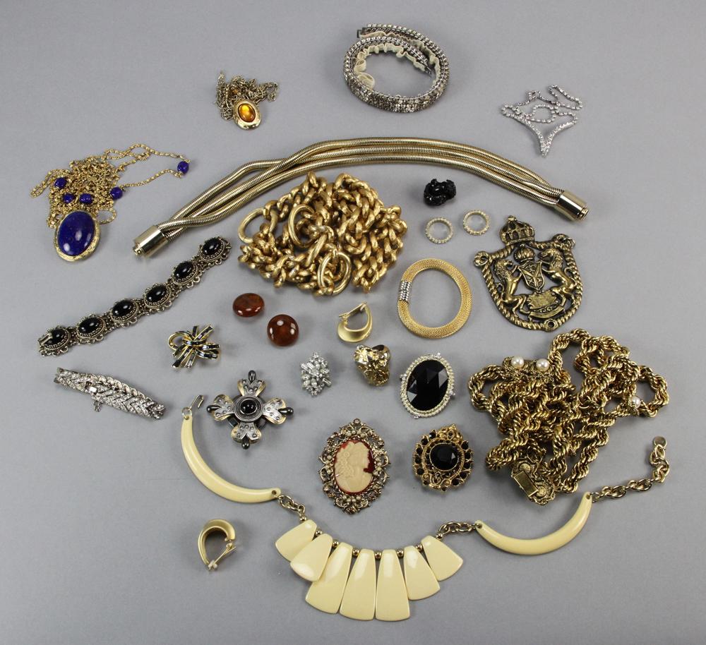 Miscellaneous Gold Tone Jewelry: Miscellaneous gold tone jewelry, to include: necklaces, brooches, rings, etc., signed designer pieces include Yves Saint Laurent, Goldette, Nolan Miller, Robert Rose and St. John, twenty-five (25) pie