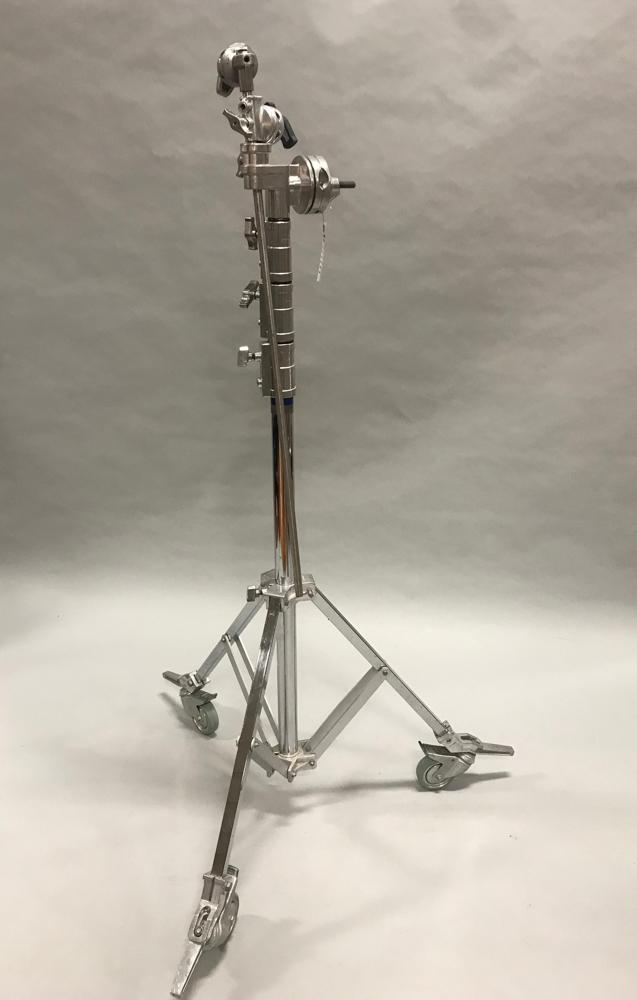 Avenger Strato Safe Crank Up Stand: Avenger Strato-Safe Crank-Up stand.