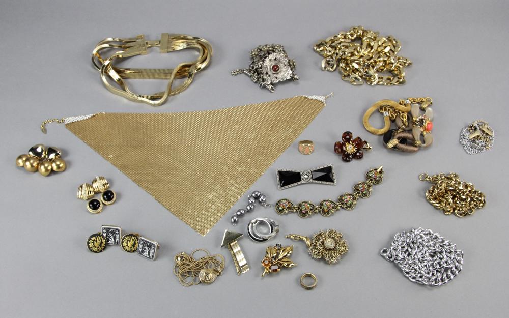 Miscellaneous Gold Tone Jewelry: Miscellaneous gold tone jewelry, to include: necklaces, rings, brooches, pendants, cuff links, bracelets, etc., signed designer pieces include Joan Rivers, Carolee, Whiting & Davis and Christian Dior,