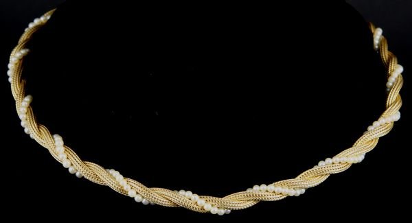 14k Gold Ladies Pearl Necklace