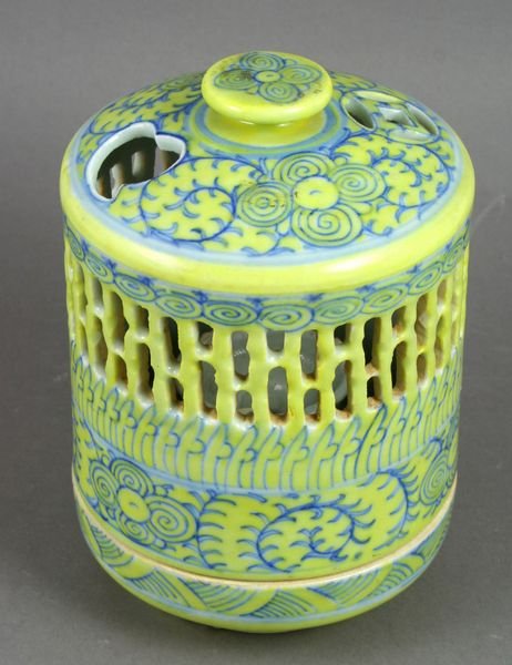 19th C. Chinese Covered Porcelain Lantern