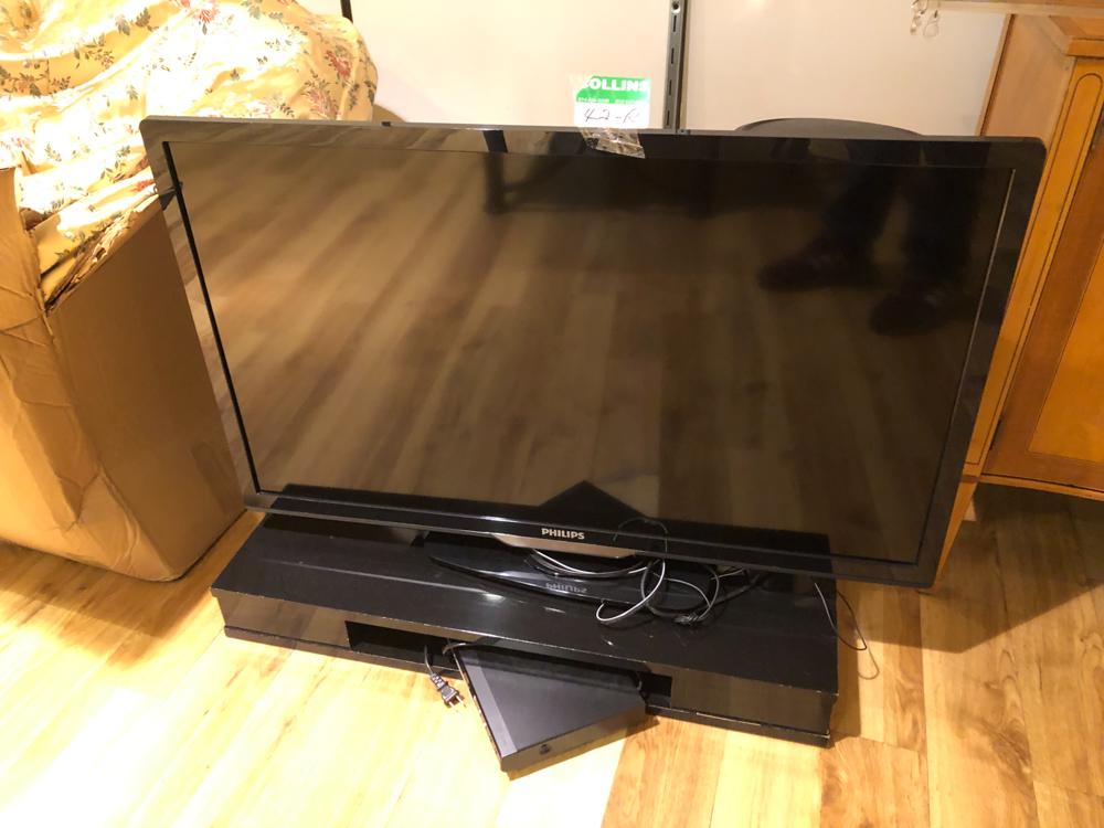 Philips TV 42â€ (1 of 1)