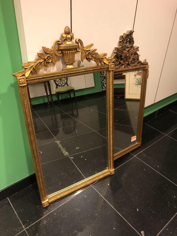 Lot of 2 mirrors with gilt decoration, minor damages. (1 of 1)