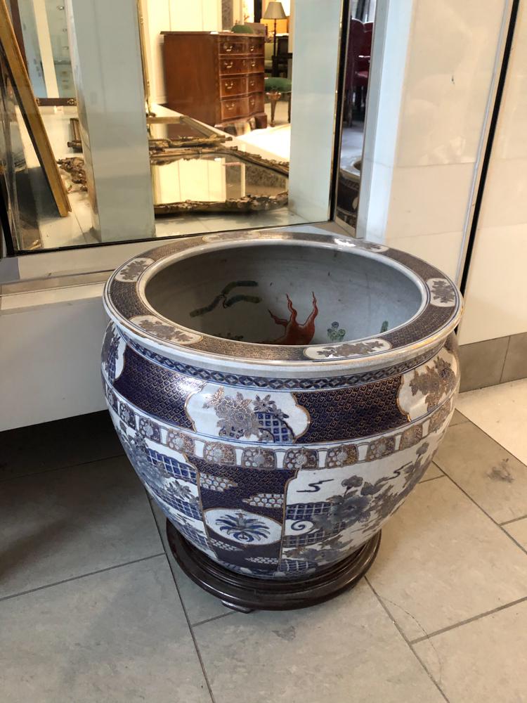 1 Chinese style planter with gold and blue design. (1 of 1)