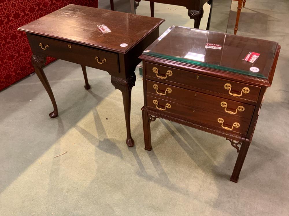 Lot of 2 occasional tables (1 of 1)