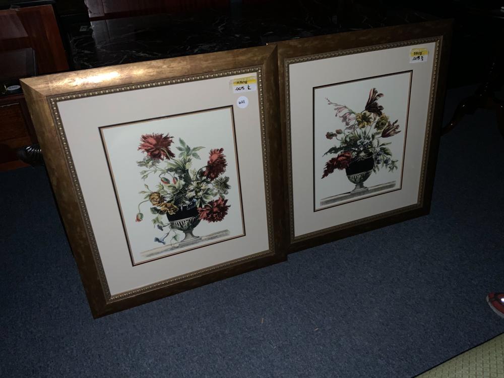 Lot of 2 framed floral prints (1 of 1)