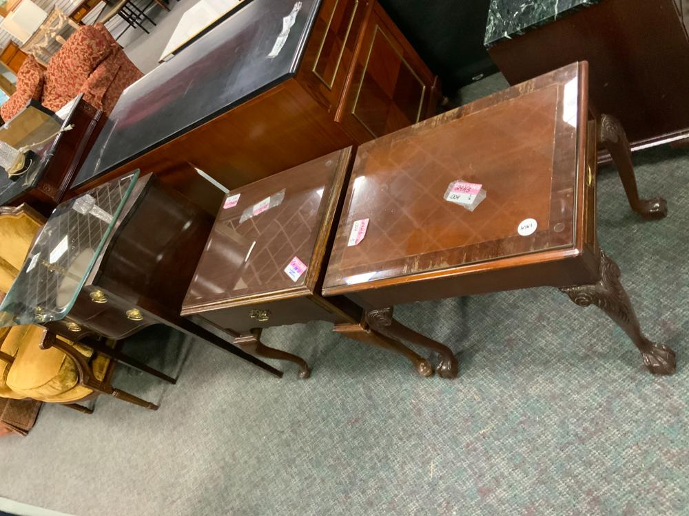 Lot of 2 Chippendale style end tables and a Chippendale (1 of 1)
