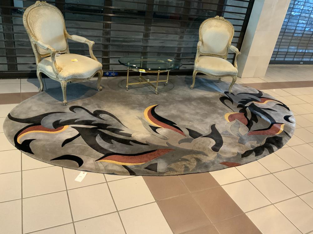 Oval contemporary design carpet (1 of 1)