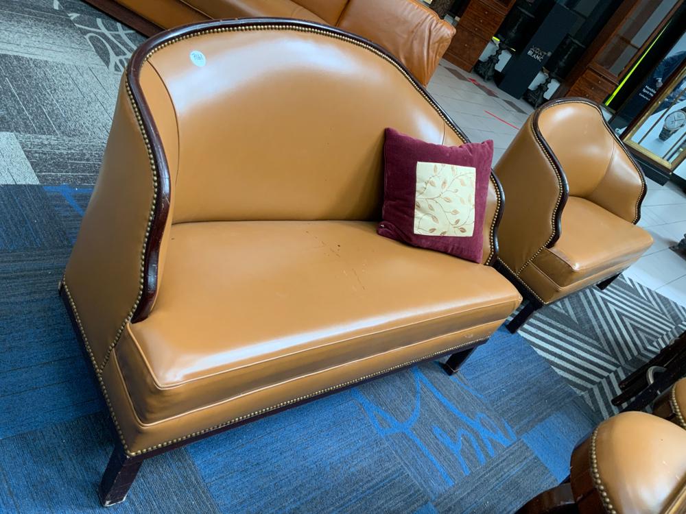 Lot of 3 leather settees: Bull and Bear: Lot of 3 leather settees