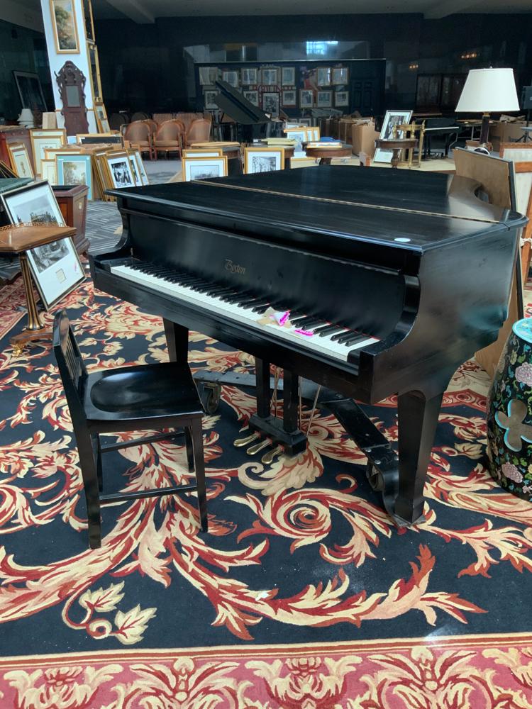 Boston piano together with a piano bench (1 of 1)