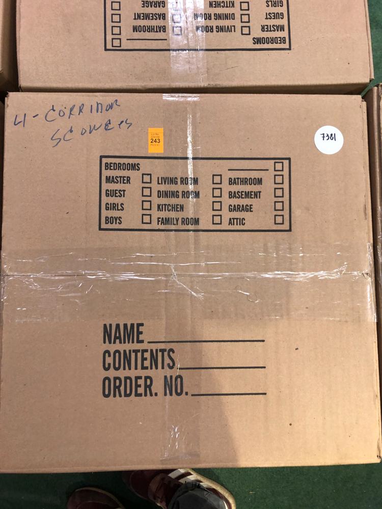 Lot 4 Brass swag and assorted wall sconces, conditions (1 of 1)