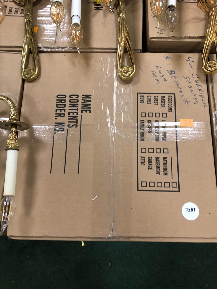 Lot 4 Brass swag and assorted wall sconces, conditions (1 of 1)