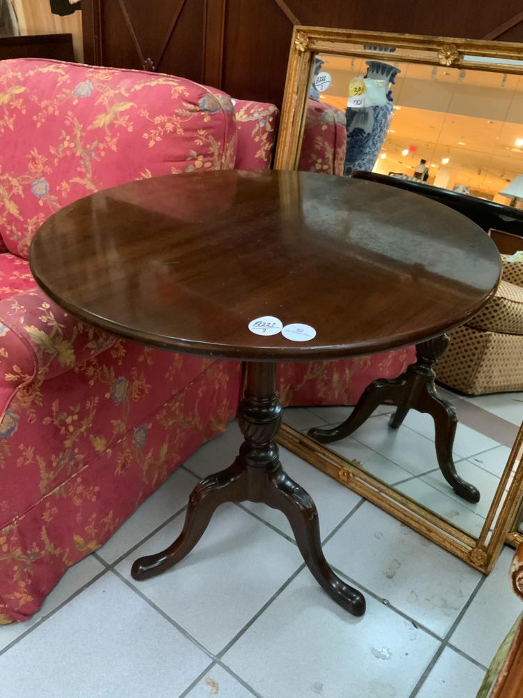 Two Queen Anne Style Mahogany Tea Tables: Two Queen Anne-style mahogany tea tables.
