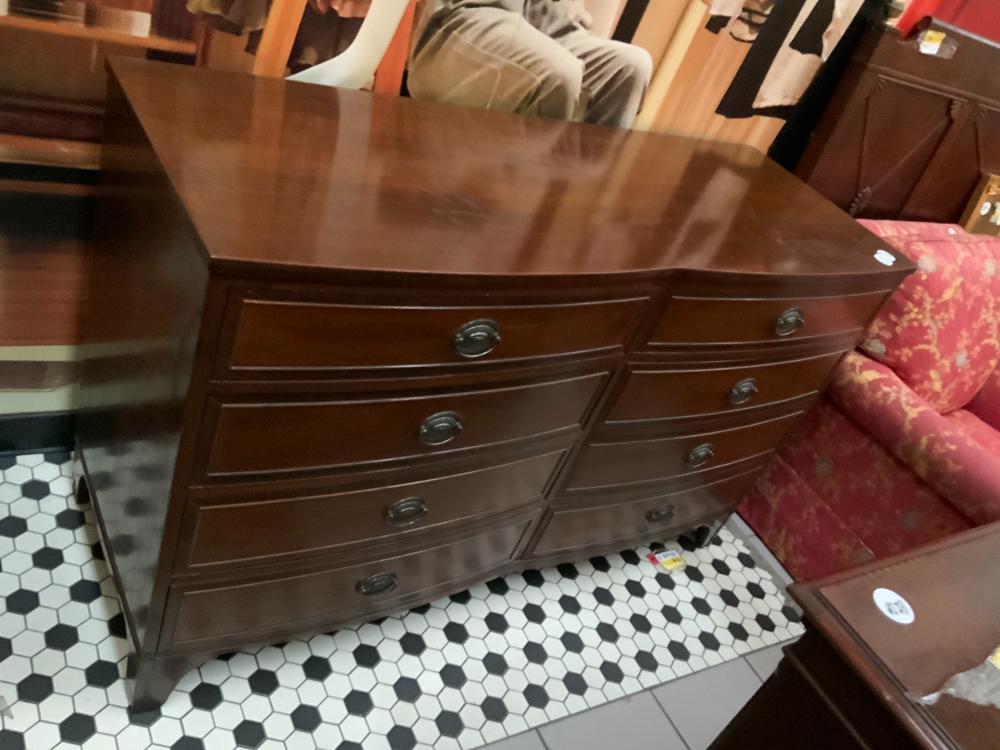 Hepplewhite Style Mahogany Chest (1 of 1)